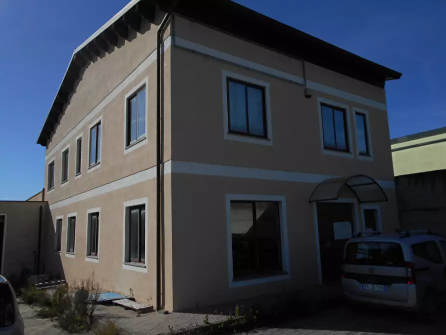 Immagine 1 di Capannone industriale in vendita  in STRADA VICINALE PREDDA NIEDDA 31 a Sassari