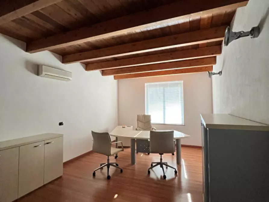 Immagine 12 di Capannone industriale in vendita  in STRADA VICINALE PREDDA NIEDDA 31 a Sassari