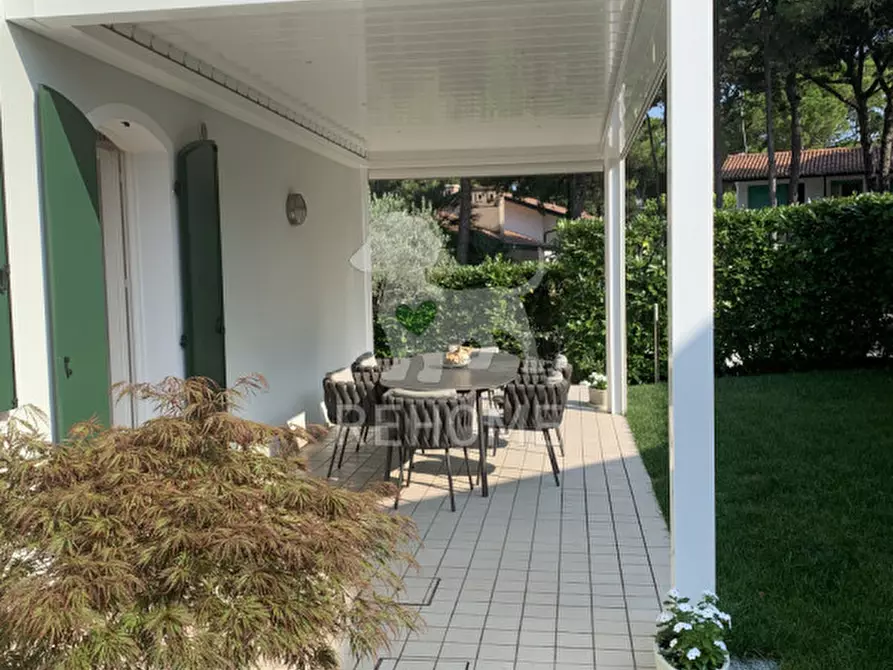 Immagine 1 di Villa in vendita  in Arco della Ginestra 36/g a Lignano Sabbiadoro