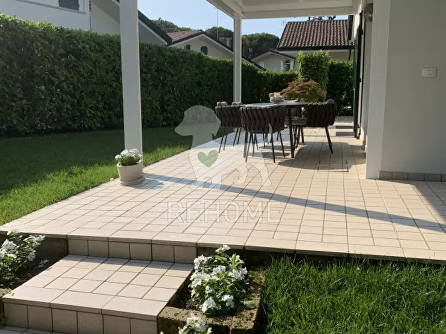 Immagine 3 di Villa in vendita  in Arco della Ginestra 36/g a Lignano Sabbiadoro