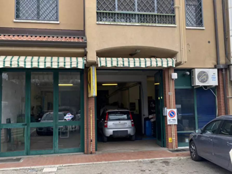 Immagine 3 di Laboratorio in vendita  in via andrea costa a Pianoro
