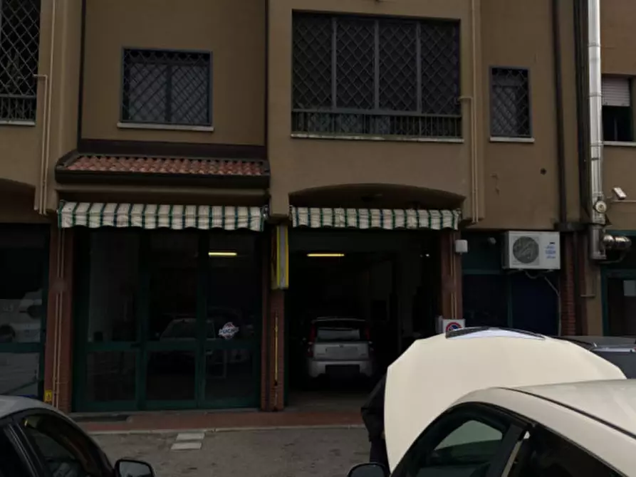 Immagine 4 di Laboratorio in vendita  in via andrea costa a Pianoro