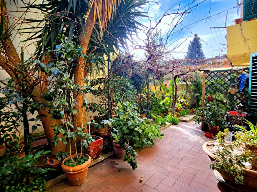 Immagine 1 di Appartamento in vendita  in via giacomo medici a Firenze