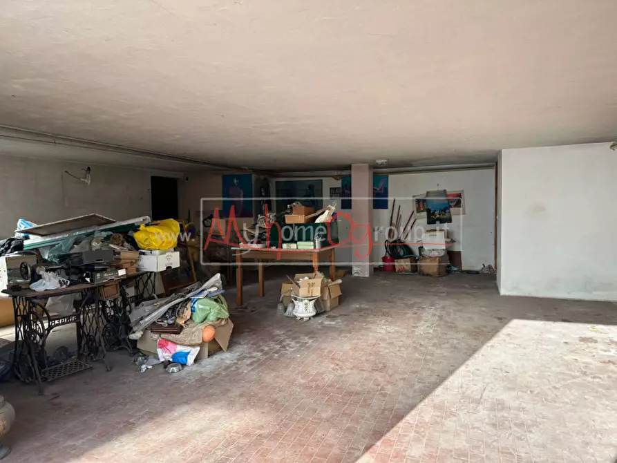 Immagine 1 di Garage in vendita  in Via secchi a Padova