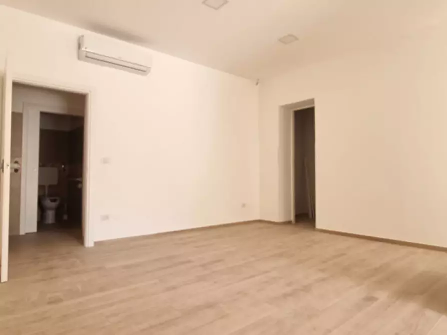 Immagine 6 di Negozio in affitto  in Via Nazionale, 34 a San Filippo Del Mela