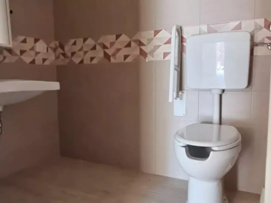 Immagine 8 di Negozio in affitto  in Via Nazionale, 34 a San Filippo Del Mela