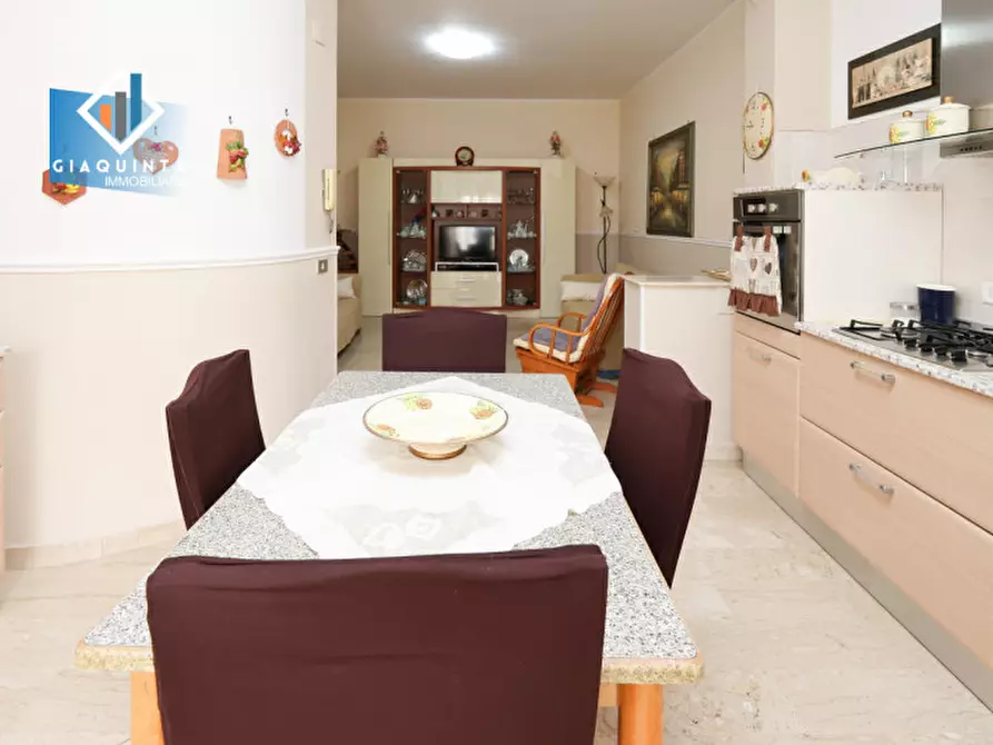 Immagine 8 di Casa indipendente in vendita  in via Vittorio Veneto n.152 a Ramacca