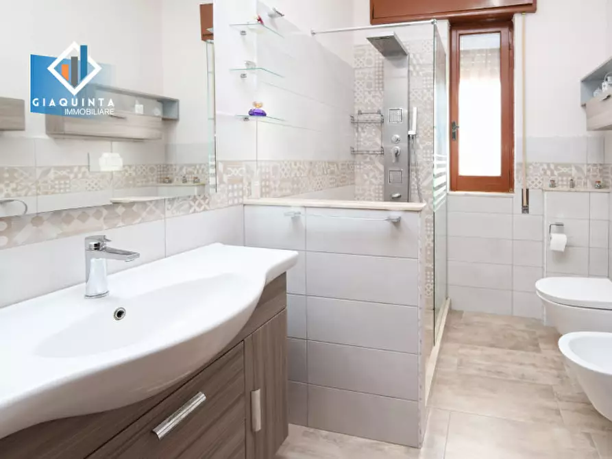 Immagine 9 di Casa indipendente in vendita  in via Vittorio Veneto n.152 a Ramacca