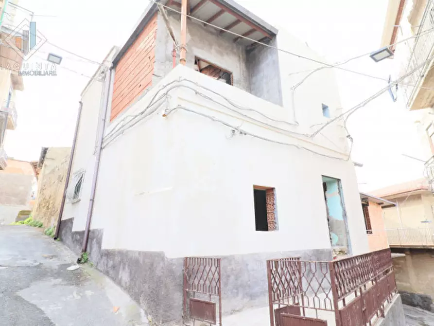 Immagine 1 di Casa indipendente in vendita  in via Salita dei Bronchi n.38 a Palagonia