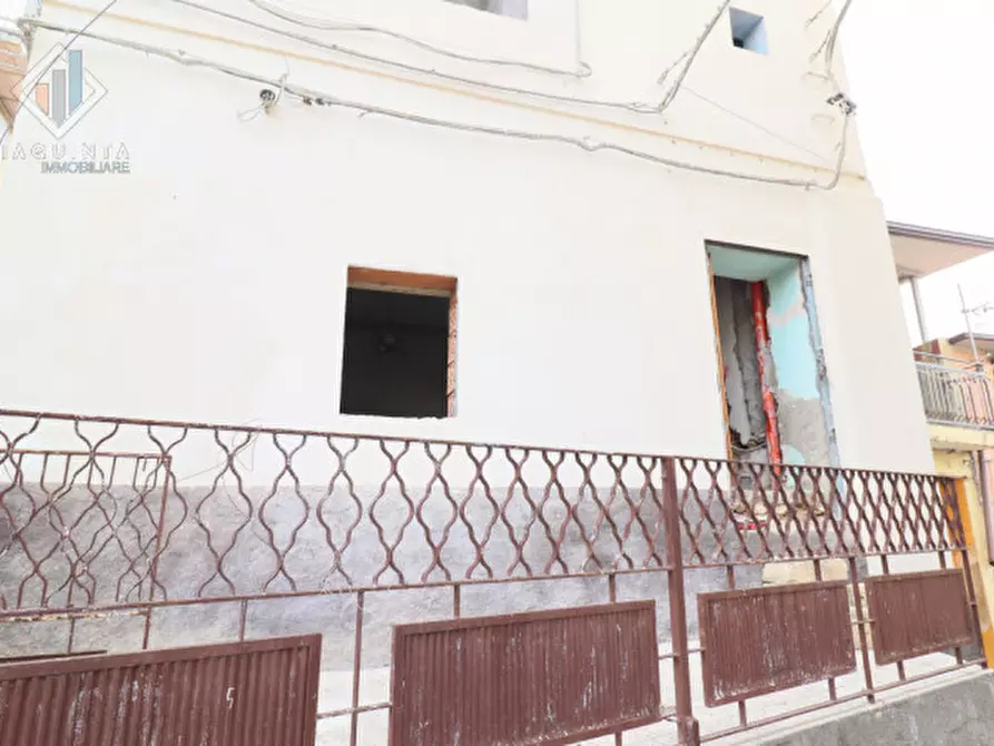 Immagine 12 di Casa indipendente in vendita  in via Salita dei Bronchi n.38 a Palagonia