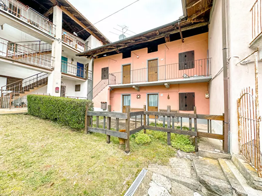 Immagine 1 di Casa indipendente in vendita  in Frazione Piasca snc a Ailoche