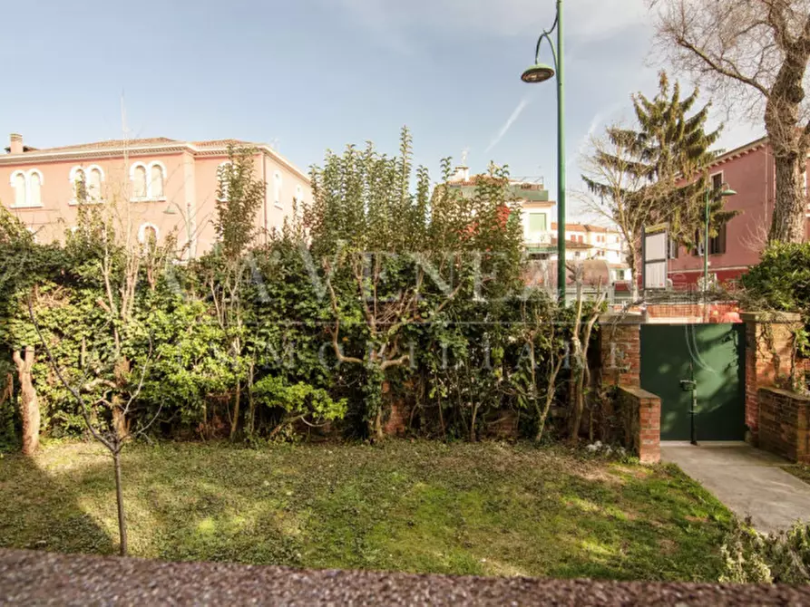 Immagine 3 di Appartamento in vendita  a Venezia