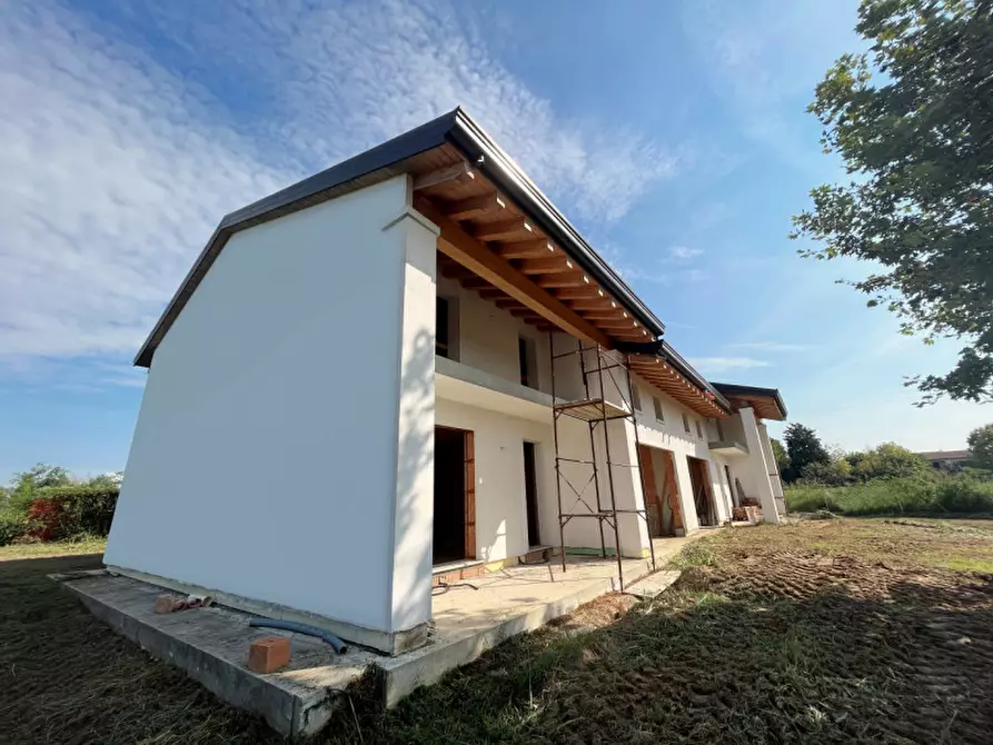 Immagine 4 di Casa bifamiliare in vendita  a Resana