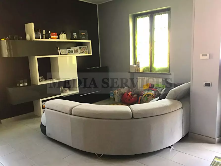 Immagine 10 di Villa in vendita  in via Alberto Salvadeo n° 18 a Sannazzaro De' Burgondi