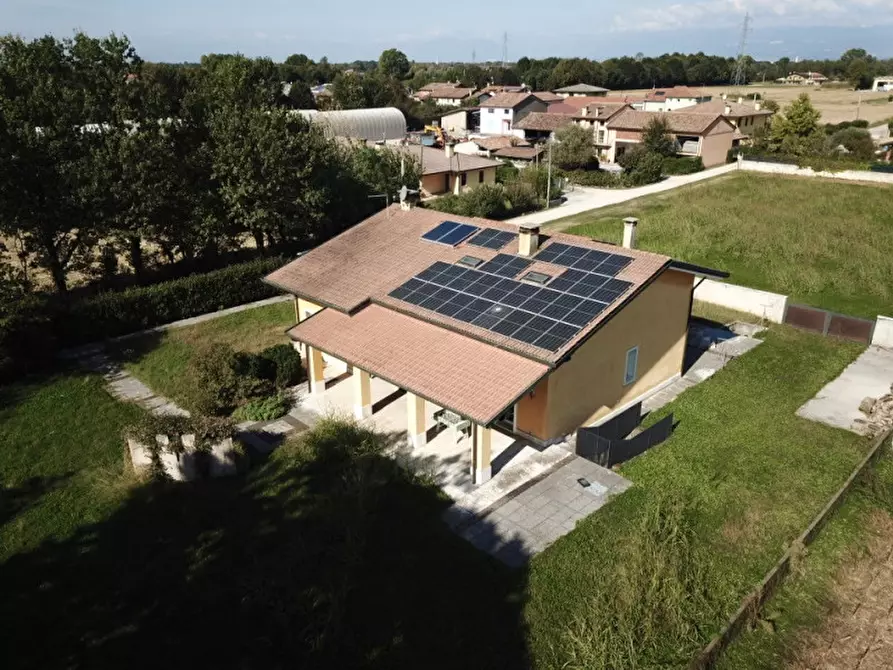 Immagine 5 di Villa in vendita  a San Giorgio In Bosco