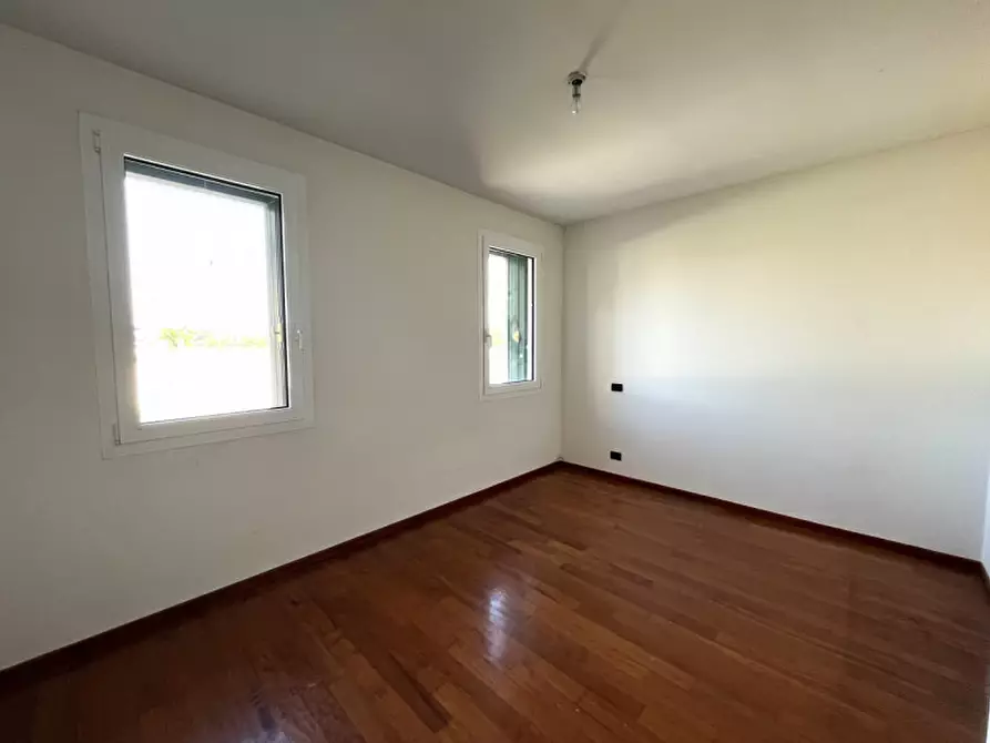 Immagine 17 di Villa in vendita  a San Giorgio In Bosco