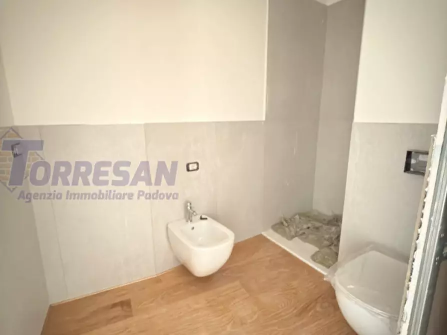 Immagine 5 di Appartamento in vendita  in via savonarola a Padova