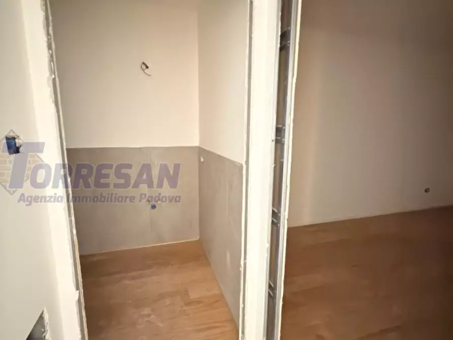Immagine 8 di Appartamento in vendita  in via savonarola a Padova