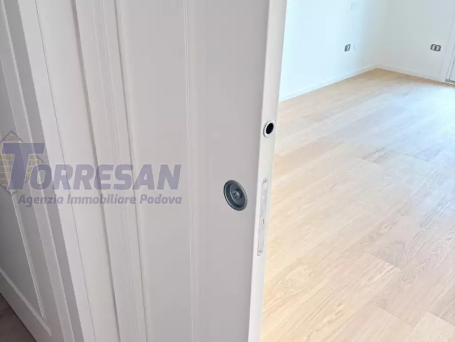 Immagine 12 di Appartamento in vendita  in via savonarola a Padova