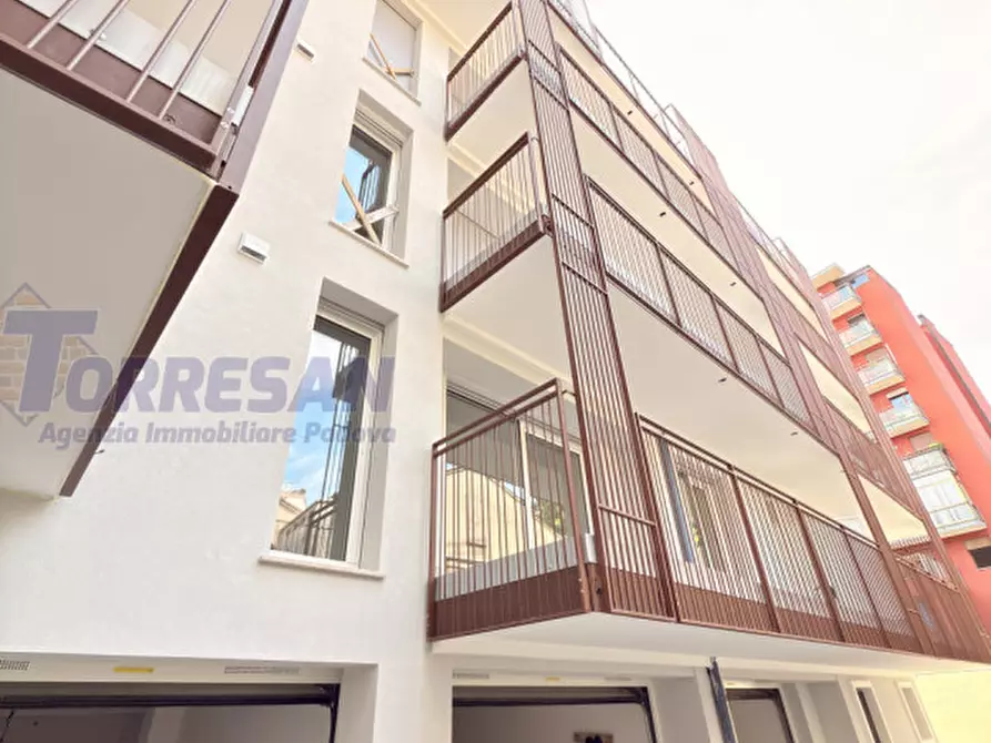 Immagine 15 di Appartamento in vendita  in via savonarola a Padova