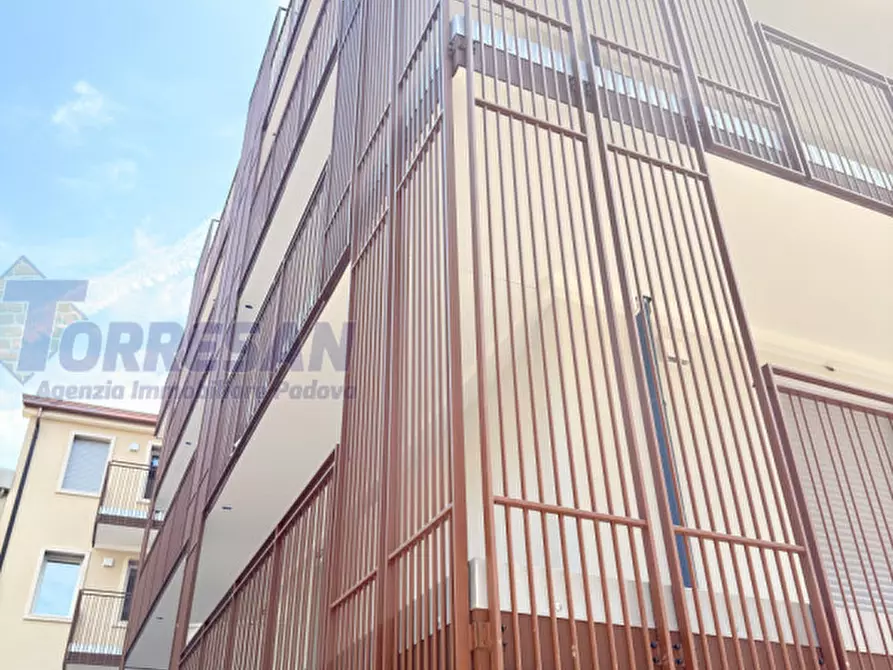 Immagine 17 di Appartamento in vendita  in via savonarola a Padova
