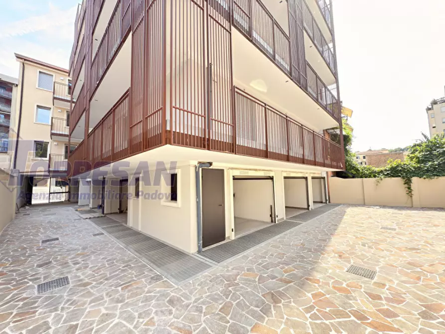 Immagine 18 di Appartamento in vendita  in via savonarola a Padova