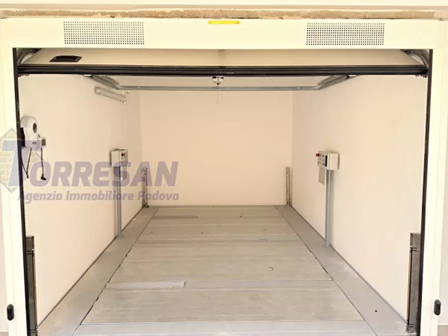 Immagine 20 di Appartamento in vendita  in via savonarola a Padova