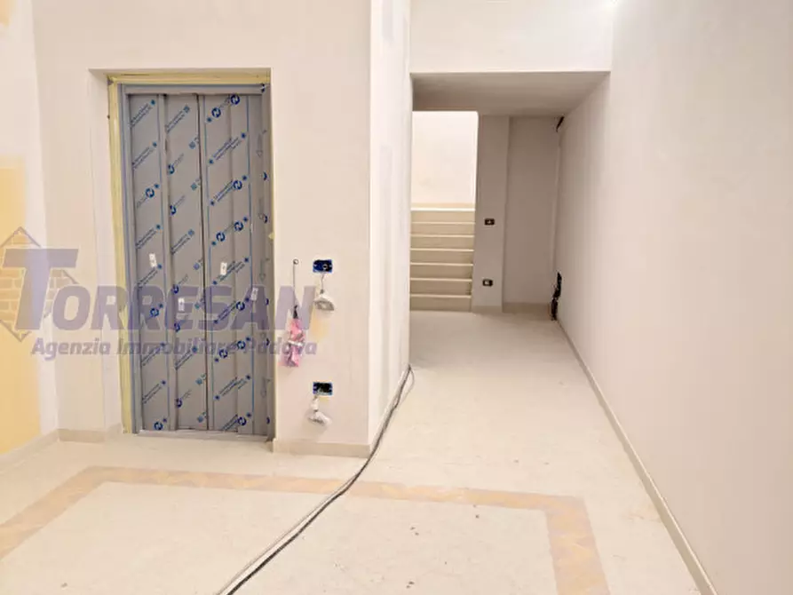 Immagine 25 di Appartamento in vendita  in via savonarola a Padova