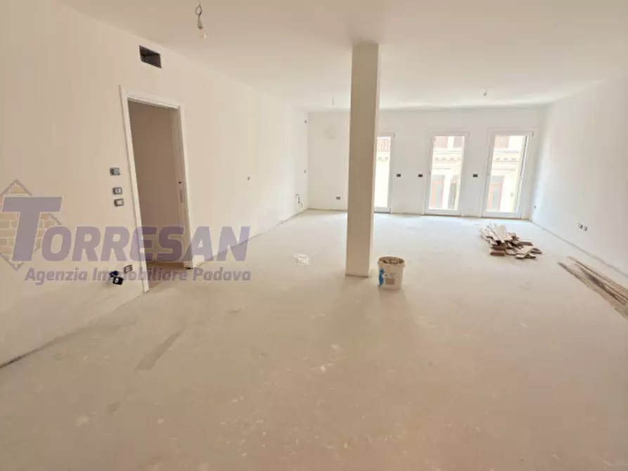 Immagine 3 di Appartamento in vendita  in via savonarola a Padova