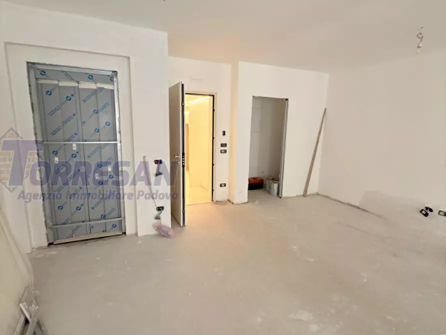 Immagine 4 di Appartamento in vendita  in via savonarola a Padova