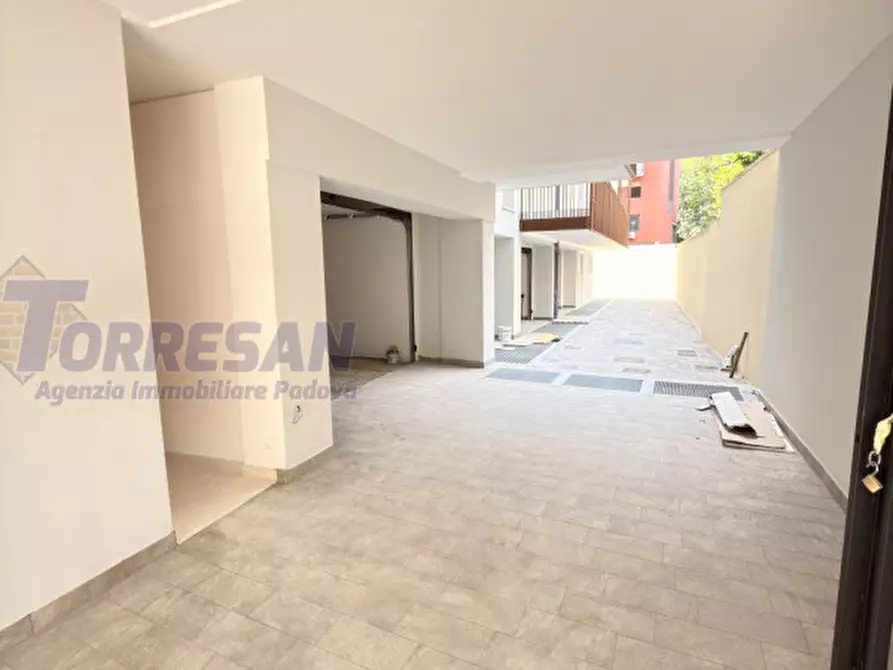 Immagine 7 di Appartamento in vendita  in via savonarola a Padova