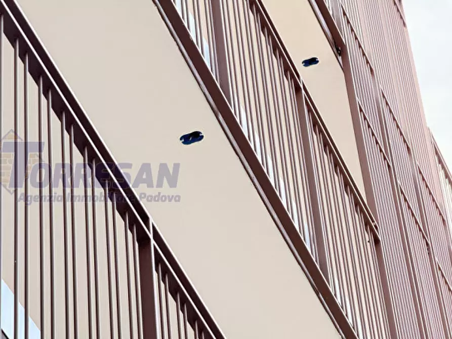 Immagine 8 di Appartamento in vendita  in via savonarola a Padova