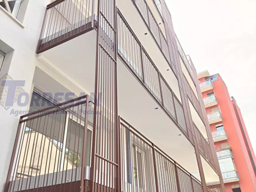 Immagine 9 di Appartamento in vendita  in via savonarola a Padova