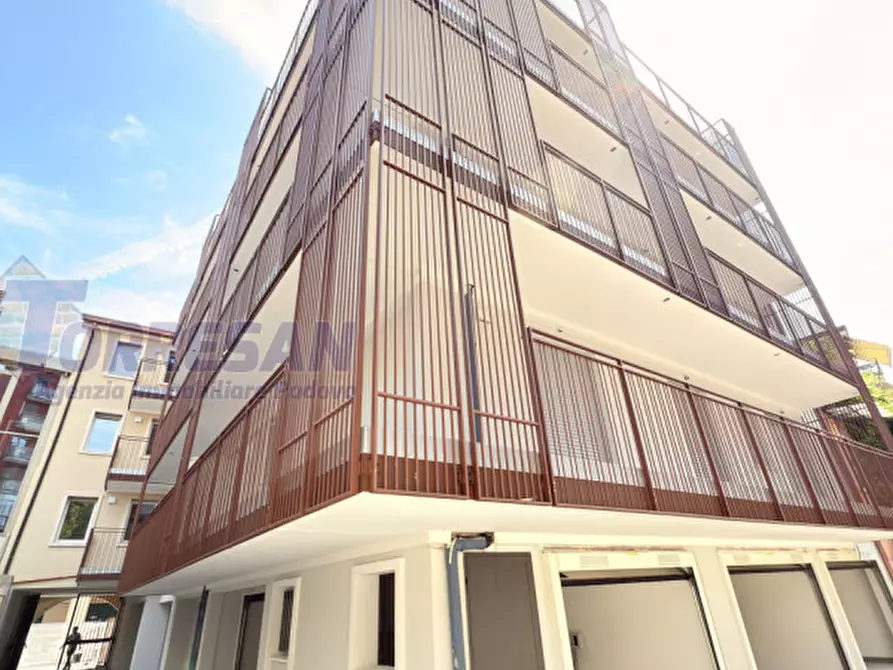 Immagine 12 di Appartamento in vendita  in via savonarola a Padova