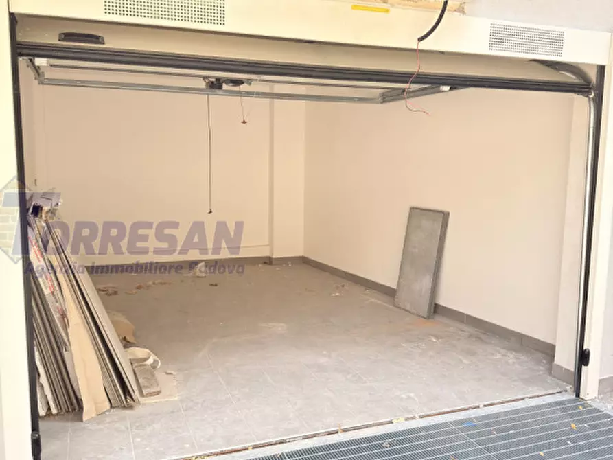 Immagine 17 di Appartamento in vendita  in via savonarola a Padova