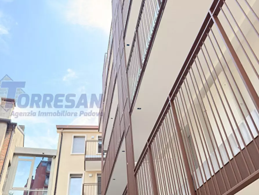 Immagine 18 di Appartamento in vendita  in via savonarola a Padova