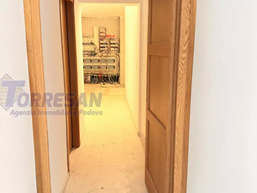 Immagine 19 di Appartamento in vendita  in via savonarola a Padova