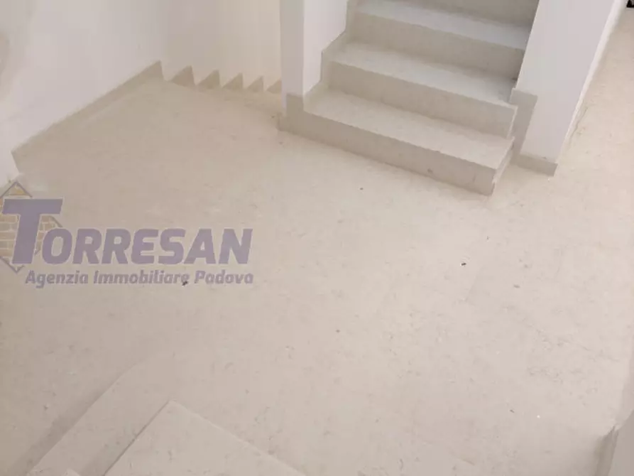 Immagine 22 di Appartamento in vendita  in via savonarola a Padova