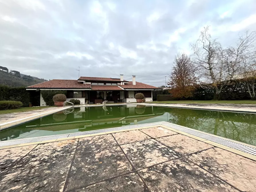Immagine 2 di Villa in vendita  a Bassano Del Grappa
