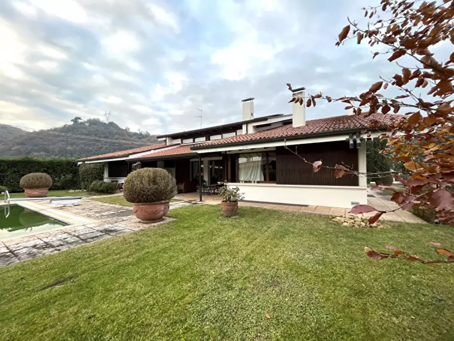 Immagine 4 di Villa in vendita  a Bassano Del Grappa