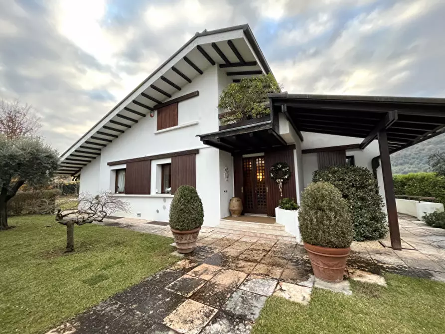 Immagine 5 di Villa in vendita  a Bassano Del Grappa