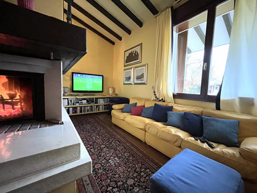 Immagine 11 di Villa in vendita  a Bassano Del Grappa
