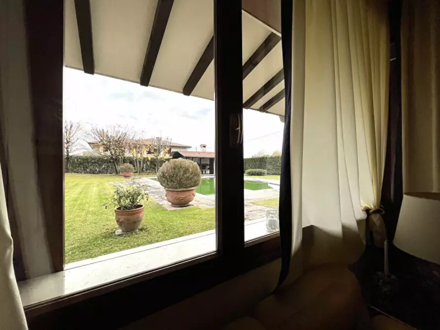 Immagine 12 di Villa in vendita  a Bassano Del Grappa