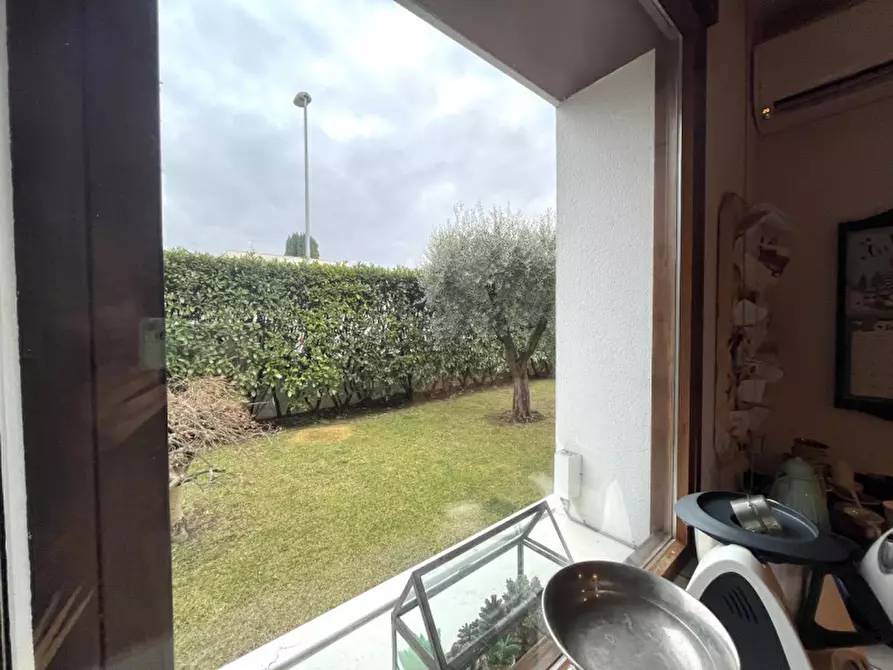 Immagine 17 di Villa in vendita  a Bassano Del Grappa