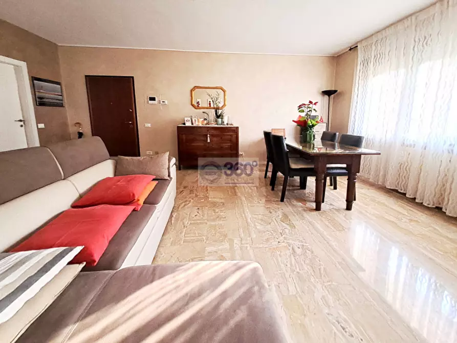 Immagine 1 di Appartamento in vendita  in Via San Zeno a Brescia