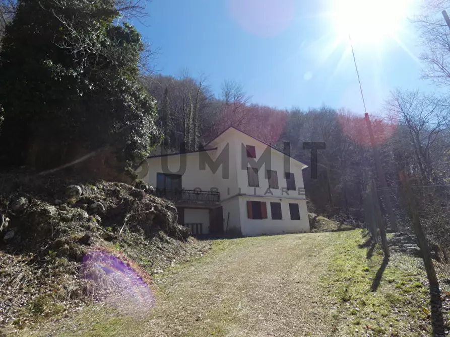 Immagine 1 di Casa indipendente in vendita  in Via Ponte Verde a Valli Del Pasubio