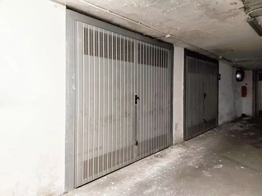 Immagine 1 di Garage in vendita  in Via Aurelia, N. 2 a San Lorenzo Al Mare