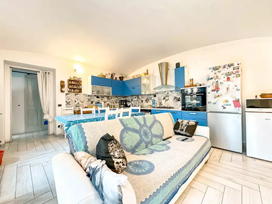 Immagine 1 di Casa indipendente in vendita  in Via Mazzone n.31 a Serravalle Sesia