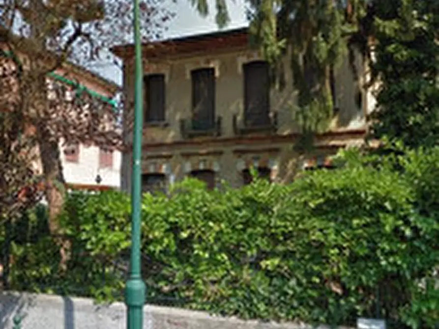 Immagine 1 di Villetta a schiera in vendita  in via felisati a Venezia