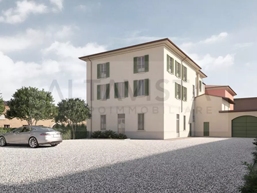 Immagine 2 di Palazzo in vendita  in Rezzato Via Mazzini a Rezzato